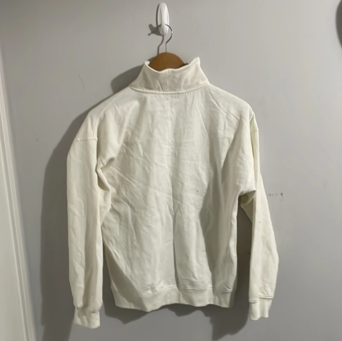 Vit tröja med dragkedja - 3