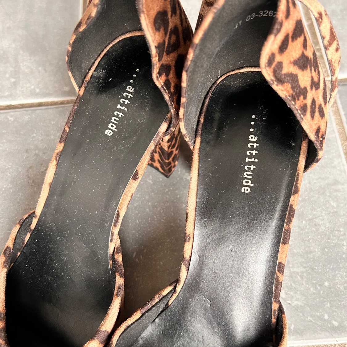 Snygga klackskor i leopardmönster! - 2