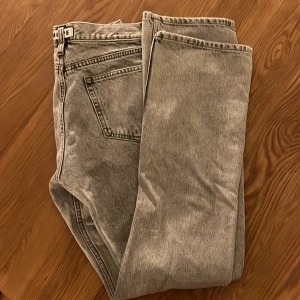 Hope rush jeans - Hope jeans i modellen rush.