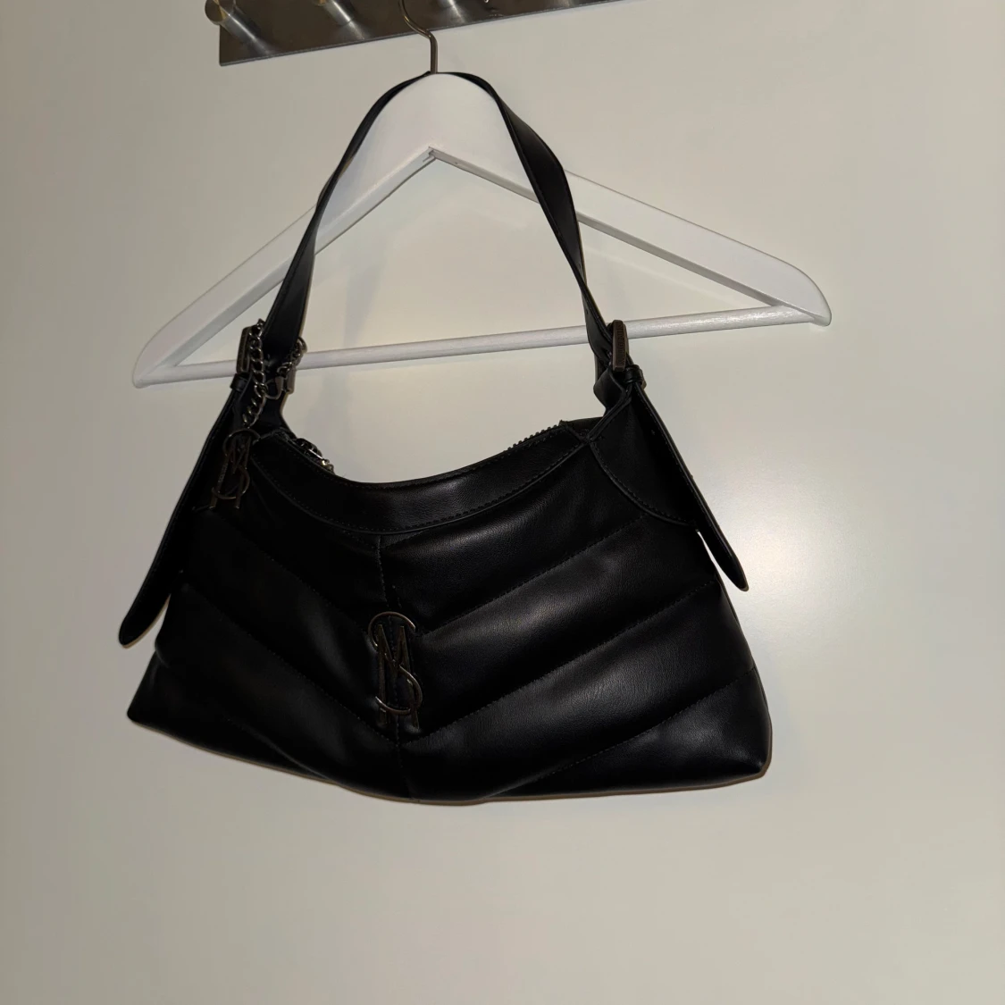 Svart axelväska med dragkedja steve madden - 2