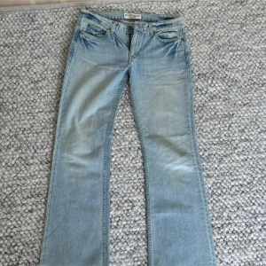 Tommy Hilfiger Jeans - Supersnygga jeans från Tommy Hilfiger i bra skick💕pris kan såklart diskuteras!!