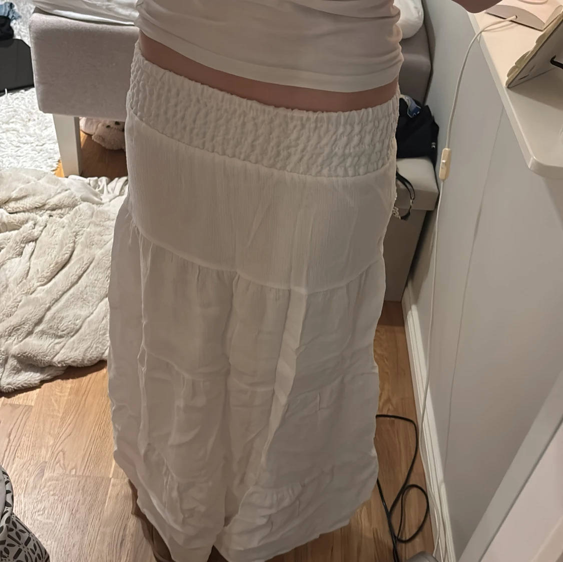 Vit långkjol med resårmidja - 1