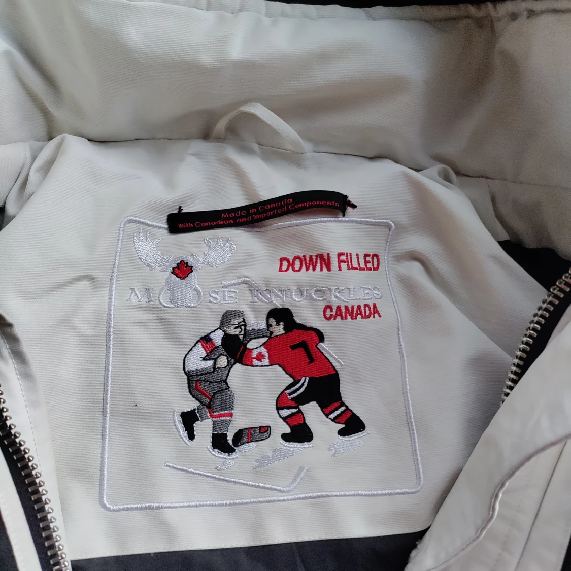 Vit dunjacka från Moose Knuckles - 2