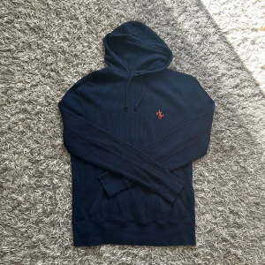 Ralph Lauren hoodie  - stickad Ralph lauren hoodie | strl L (sitter mer som M) | skick 9/10 | mitt pris 659 kr 