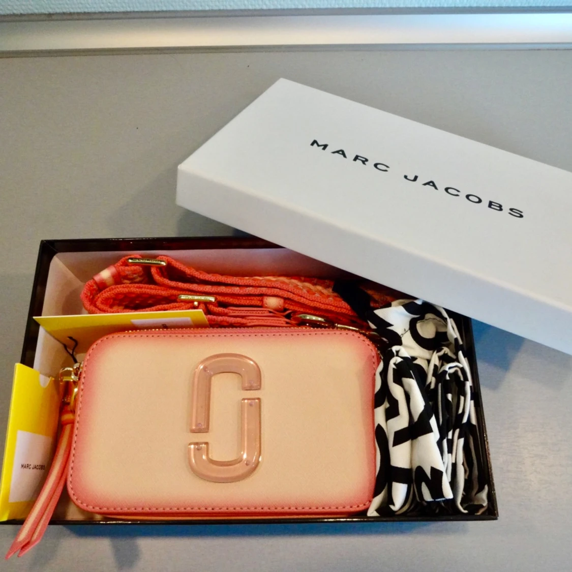 Marc Jacobs Women's Snapshot Fluoro Edge Camera Bag in Peach - 4