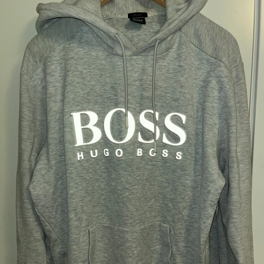 Grå hoodie från Hugo Boss - 1