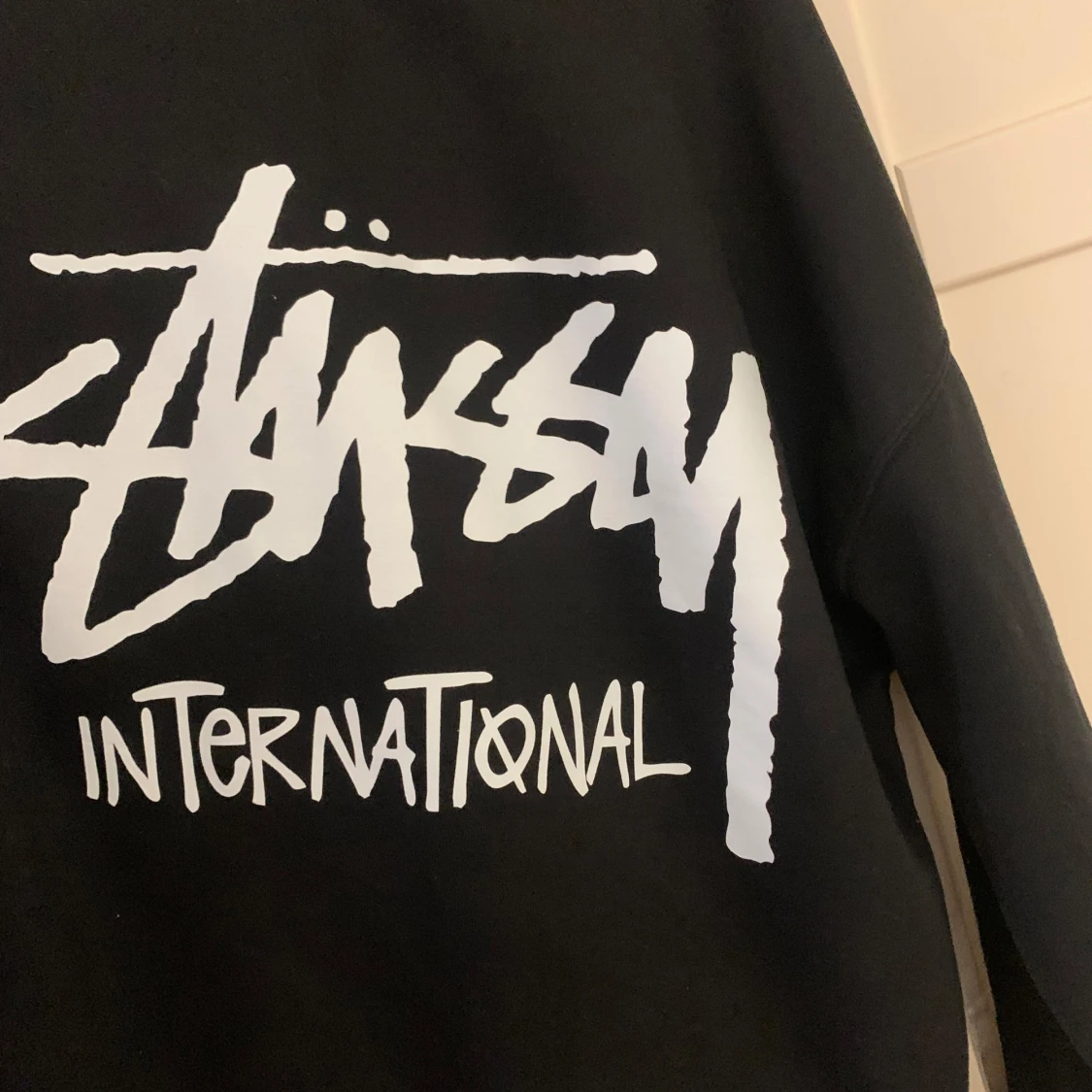 Svart hoodie från Stussy - 2