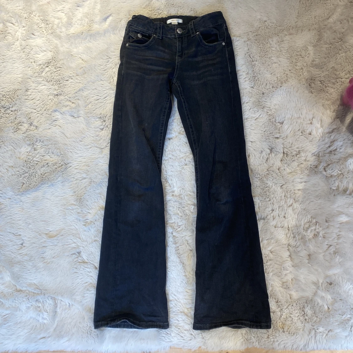 Svarta bootcut jeans