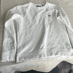 vit college tröja - Också använd ungefär 5 gånger.
