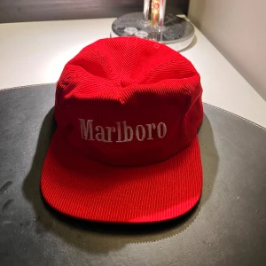 Marlboro keps - Använd mindre än 10 ggr, så gott som ny 