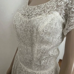 bröllopsklänning bröllop brudklänning  retro vintage 50-tal Princess  - Fantastisk underbar helt otrolig vintageklänning med mycket tyg! Sätt en underkjol under så får ni en riktig Princess klänning, Blev tyvärr aldrig använd då jag var gravid när vi gifte oss. 