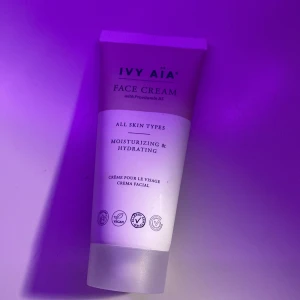 Ansiktes kräm - Köptes från normal o testad på bara🩷