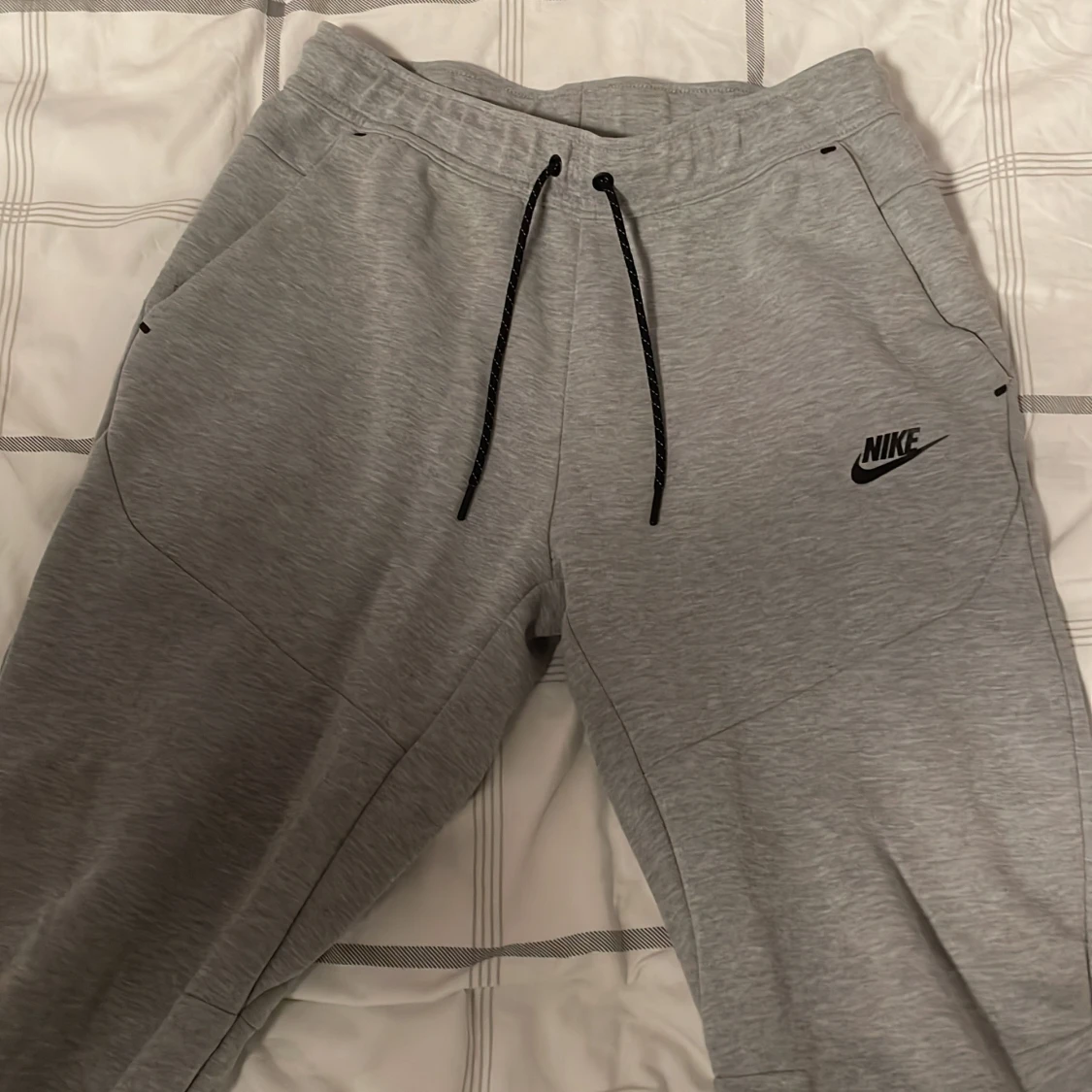 Nike tech byxor - 90