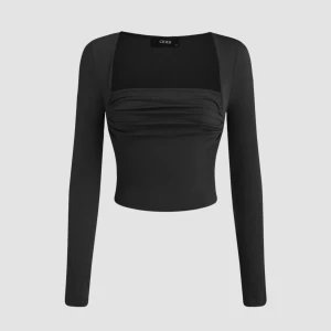 Långärmad tröja - Säljer en svart långärmad tröja/blus med square neck från cider💞 helt oanvänd och  mycket stretchig