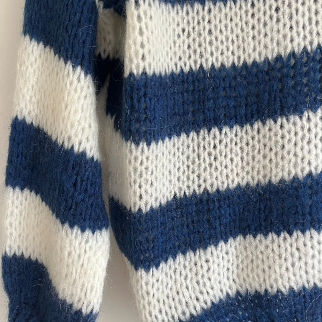 Randig stickad tröja  - 90