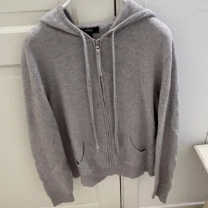 Kashmir zip hoodie - Jättefin grå Kashmir zip hoodie