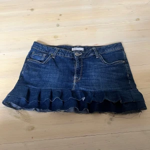 Lågmidjad jeanskjol med volang  - Egen syd jean kjol💕