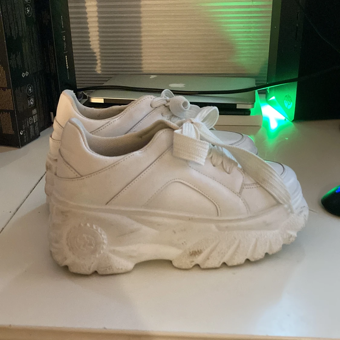 Vita plattform sneakers