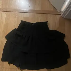 Volang kjol från zalando knappt använd 