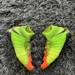 Hypervenom 3 - Hypervenom fotbollskor storlek 40 Bra skick 8.5/10