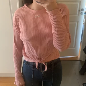 Hemmatröja/pyjamas! - En fin och söt hemmatröja som inte kommer till användning. Nästan helt oanvänd, i nyskick och utan defekter💗