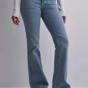 Säljer mina nya Nelly jeans då jag ej använder dem! Använda 1 gång så som nya ny pris 700kr