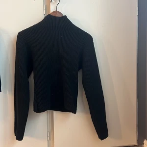 Stickad tröja - Super skön, endast testad!