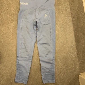 Ljusblå tights  - Säljer dessa ljusblå tights från ryderwear!! Så snygga, storlek M men passar L också då de är lite stora i storlek 