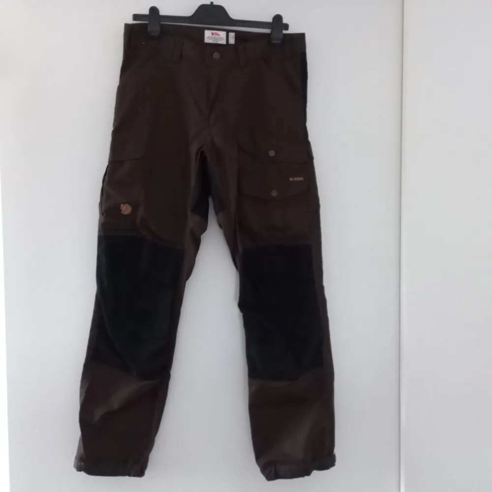 Fjällräven byxa G-1000 81760R Vidda pro trousers M, oanvända . Jeans & Byxor.