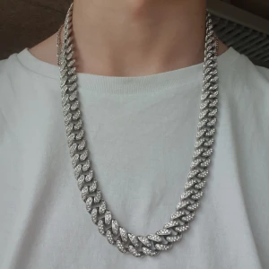 Diamond chain  - Jag har haft den inte så länge men ett tag men den är inte trasig eller något