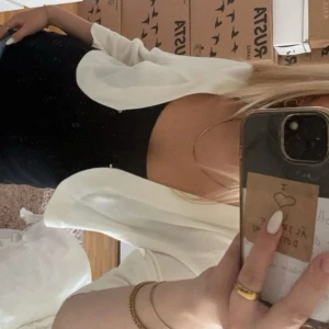 Bolero/Kofta - Fin bolero/kort kofta i jättefint skick🤍