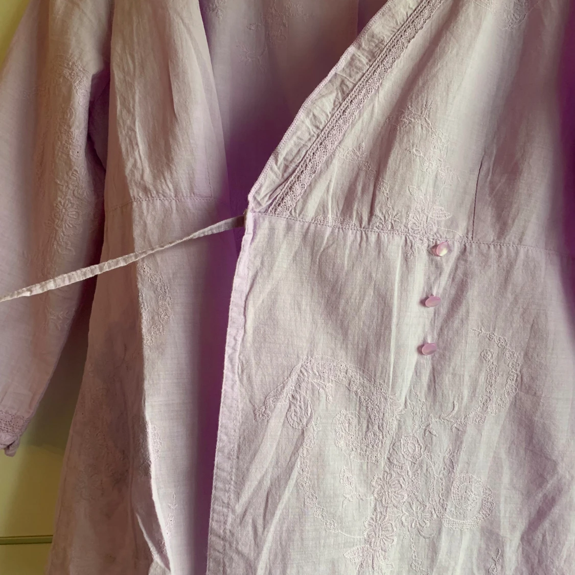 Broderad knyttröja  - 93