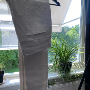 Selected Homme jeans  - Säljer mina jeans från selected homme då de inte passar mig längre, bra skick, hör gärna av dig !