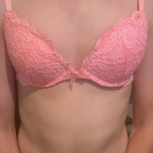 Fin bh  - 60B rosa bh sitter skit bra har använt den typ 5 gnr 