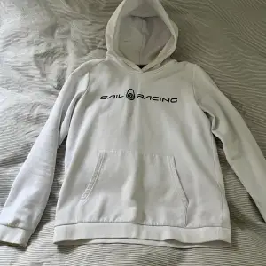 Snygg Sail Racing hoodie som jag inte använder längre. Jättefint skick