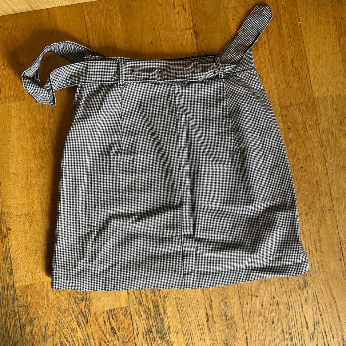 Kjol med inbyggt skärp  - 90