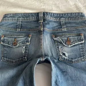 Sååå snygga vintage jeans!💓midja 40 innerben 83 jae 165
