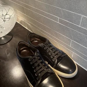 Lanvins  - Vill bli av me dessa skor pågrund av att jag inte har nån användning av dem längre 