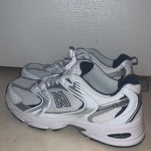 New balance 530 - Helt nya new balance 530 till salu som är knappst använda och säljs därmed.