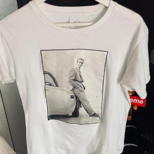 T shirt från Ame doree season 1 som var deras första dropp och som ALDRIG kommer tillbaka efter det blev slutsålt! tröjan liknar limitato| skick 9/10 | skriv vid fler frågor eller funderingar 🫡