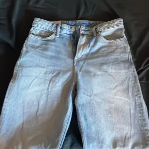 Jeans från Hm loose fit  Storlek 30/32