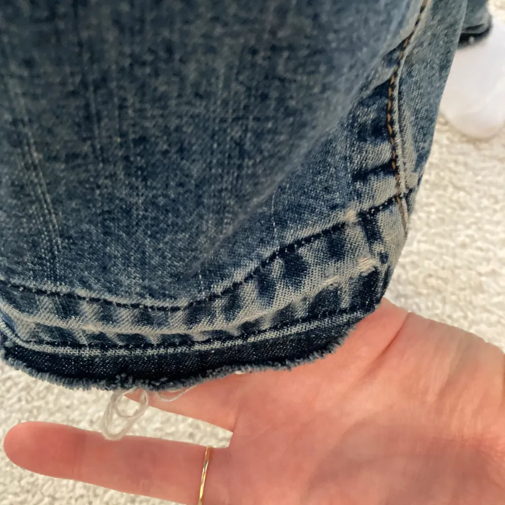 Vintage Calvin klein jeans, mid/low waist, uppsprätta för att bli längre🫶🏼. Jeans & Byxor.