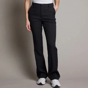 Kostymbyxor  - Svarta kostymbyxor från bikbok, använda en del men som nya💕💕