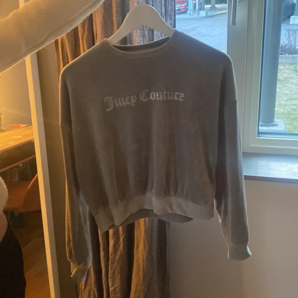 Juicy Couture tröja, använder tyvärr inte längre och har aldrig använt. Tröjor & Koftor.