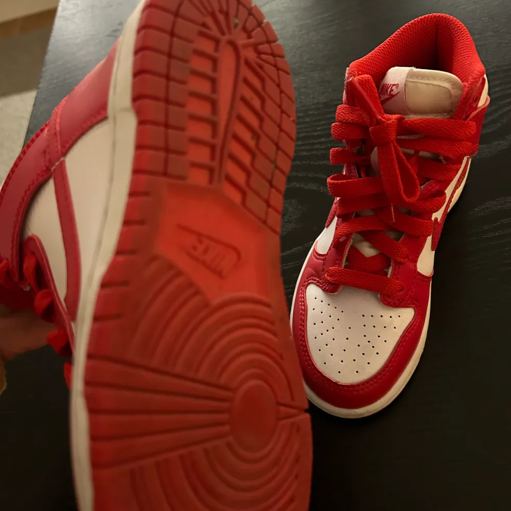 Nike skor i storlek 29,5. Innermått 18 cm. Nyskick!. Skor.