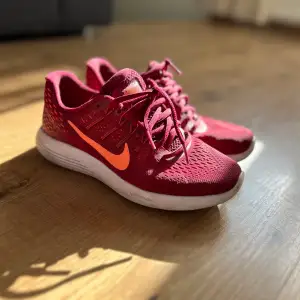 Sköna Nike skor i fint skick Storlek 36