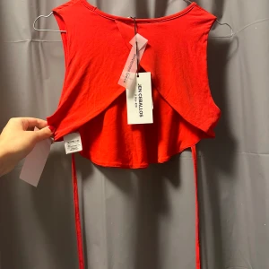 topp från nakd - strl 36, endast testad med prislapp kvar