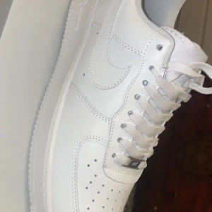 Nike air force - Helt ny Nike air force  Storlek 44 Nypris 1500 Kan gå ner vid snabb affär