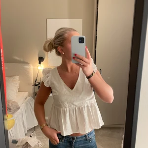 Topp - Säljer denna super söta topp som är Perfekt till sommaren 