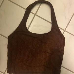 Halternecktopp  - Använt Max 5 gånger. Väldigt bra skick